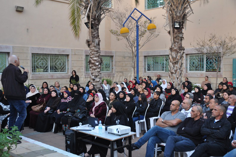 لجنة أولياء الأمور في الثانوية الشاملة تبحث مع الأهالي مشكلة اكتظاظ الطلاب داخل الصفوف